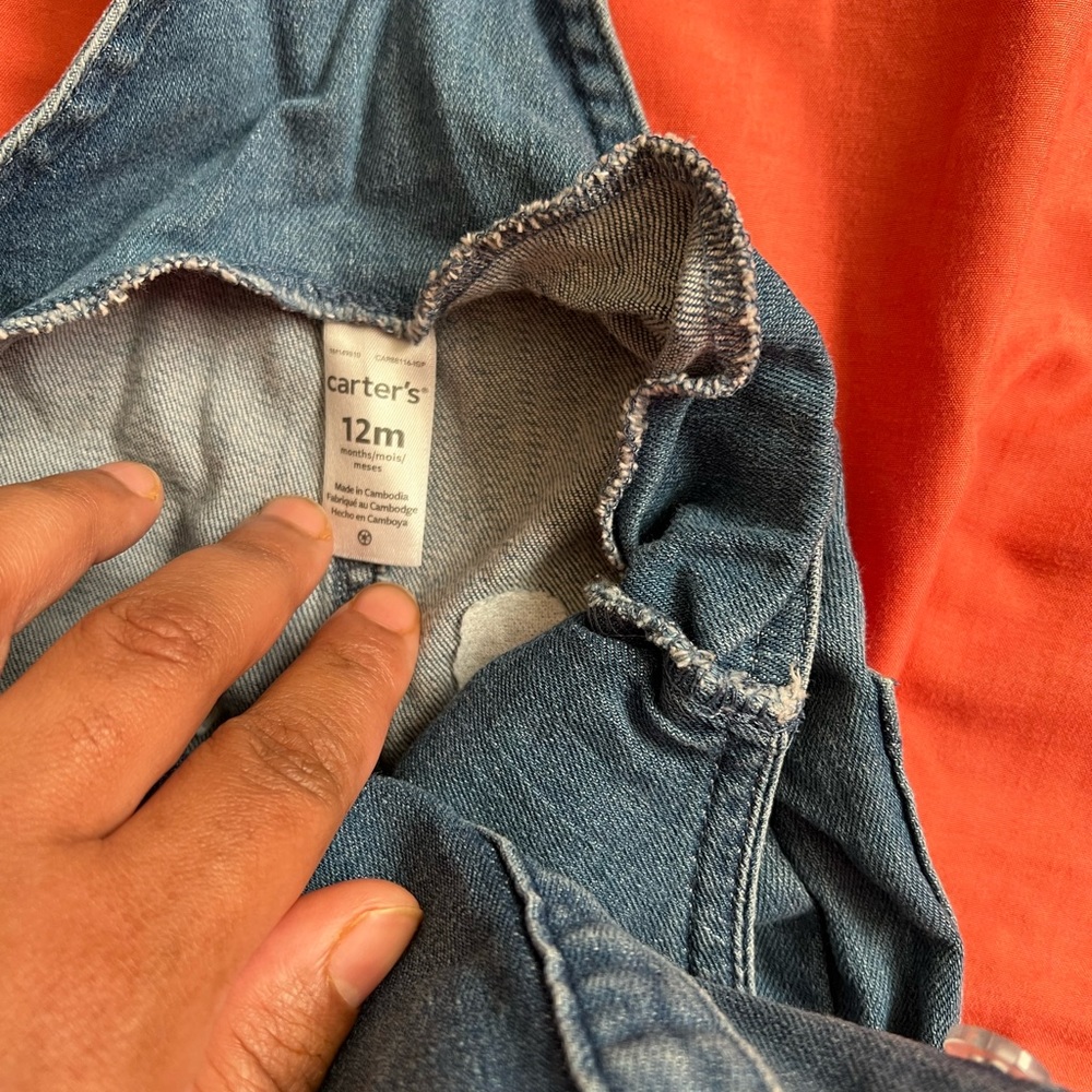 Carter’s girl’s overall size 12 months